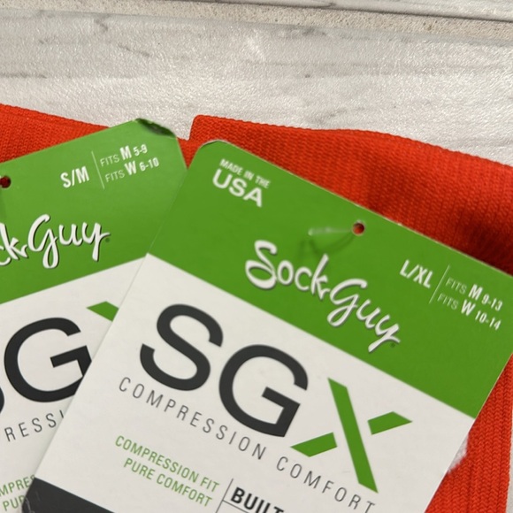 Two pairs of socks NWT - Picture 3 of 3